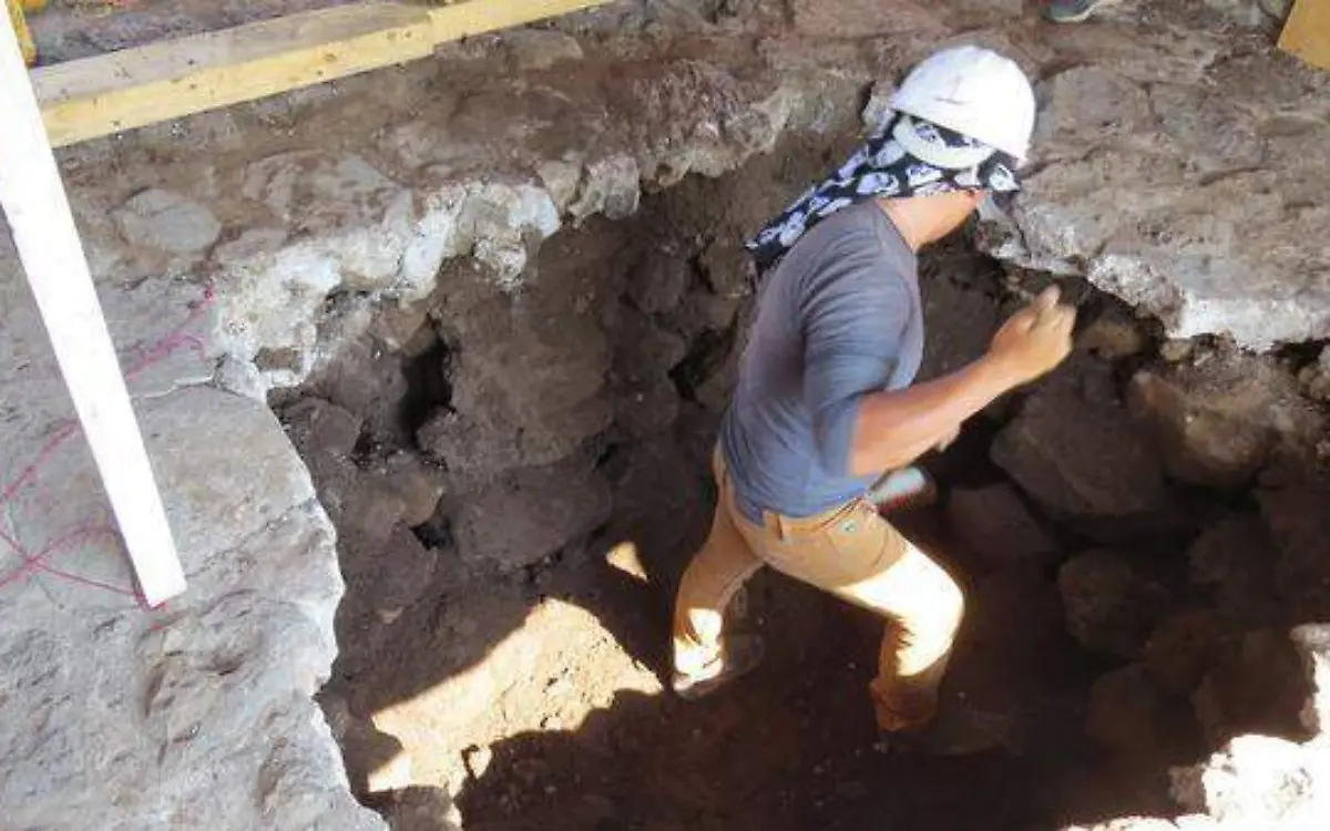 Inicio de la excavación del núcleo del Gran Basamento- Fotos Bárbara Konieczna y Georgia Y. Bravo López